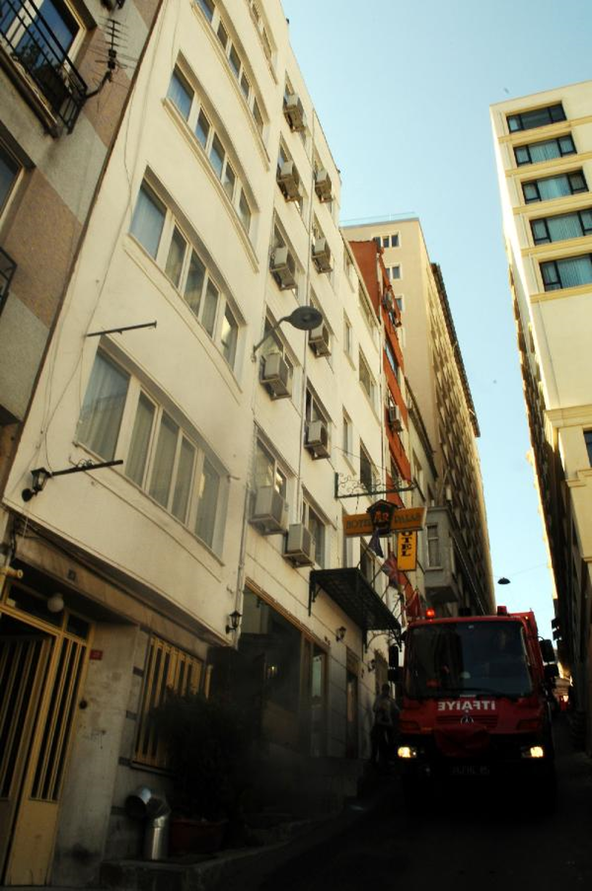 Taksim\'deki Otelde Yangın Paniği