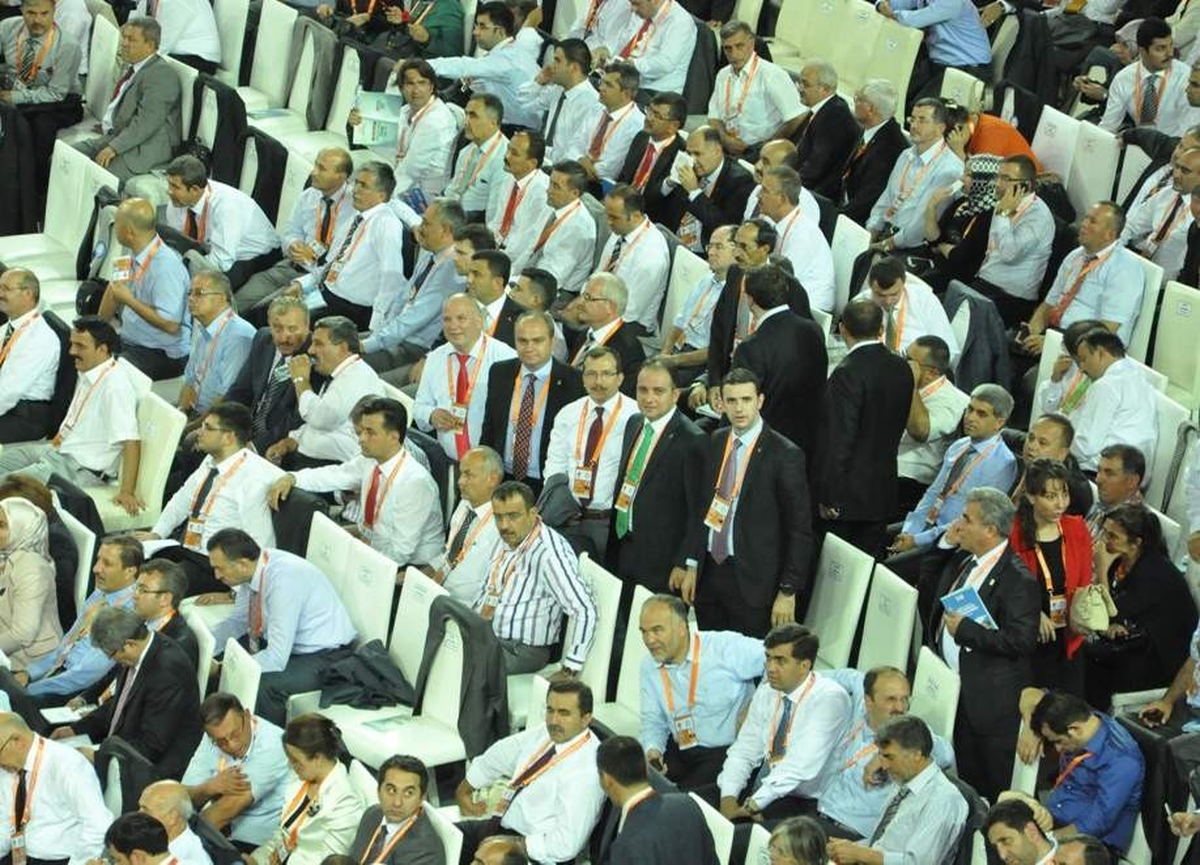 AK Parti Manisa Teşkilatı, Genel Kurulda Tam Kadro Hazır Bulundu