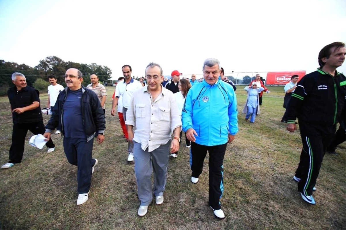 Başkan Karaosmanoğlu ve Yürüyüş Tutkunları Ketenciler Köyünde Yürüdü