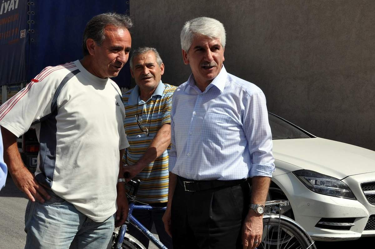 Başkan Sakallı Kırmızıtoprak Mahallesindeki Çalışmaları Denetledi