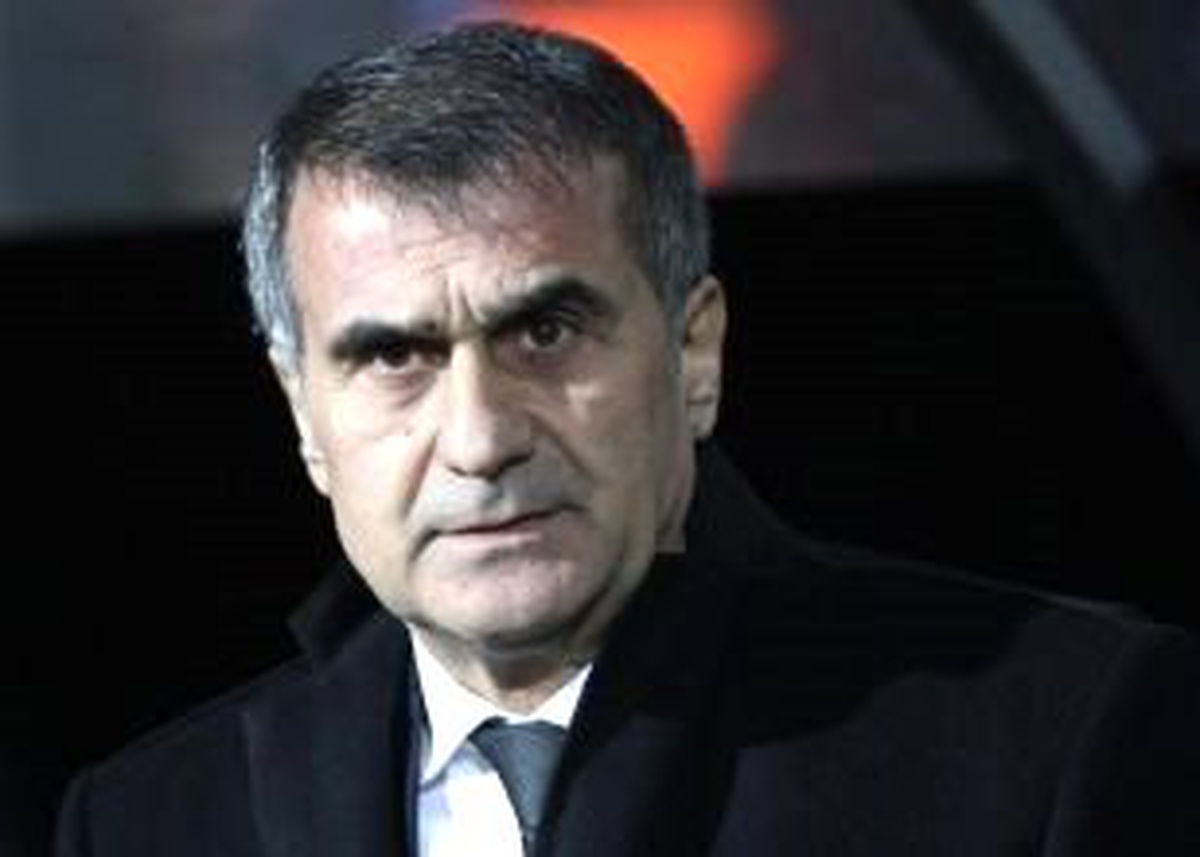Güneş Futbolcularına Patladı