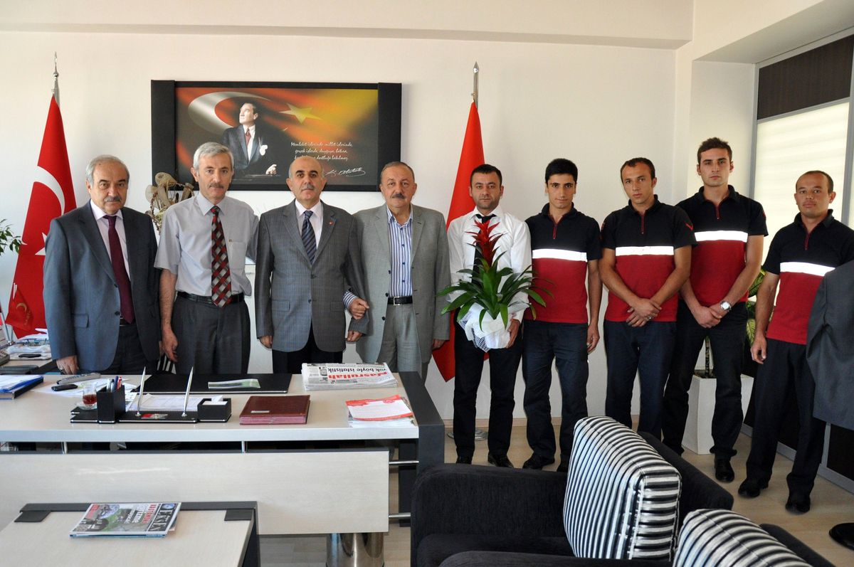 İtfaiyecilerden Başkanlık Makamına Ziyaret