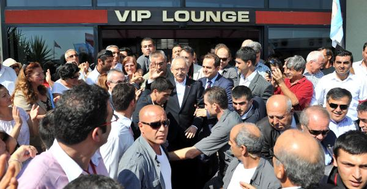 "Salonda Milletin Adı Niye Yazmıyor?"