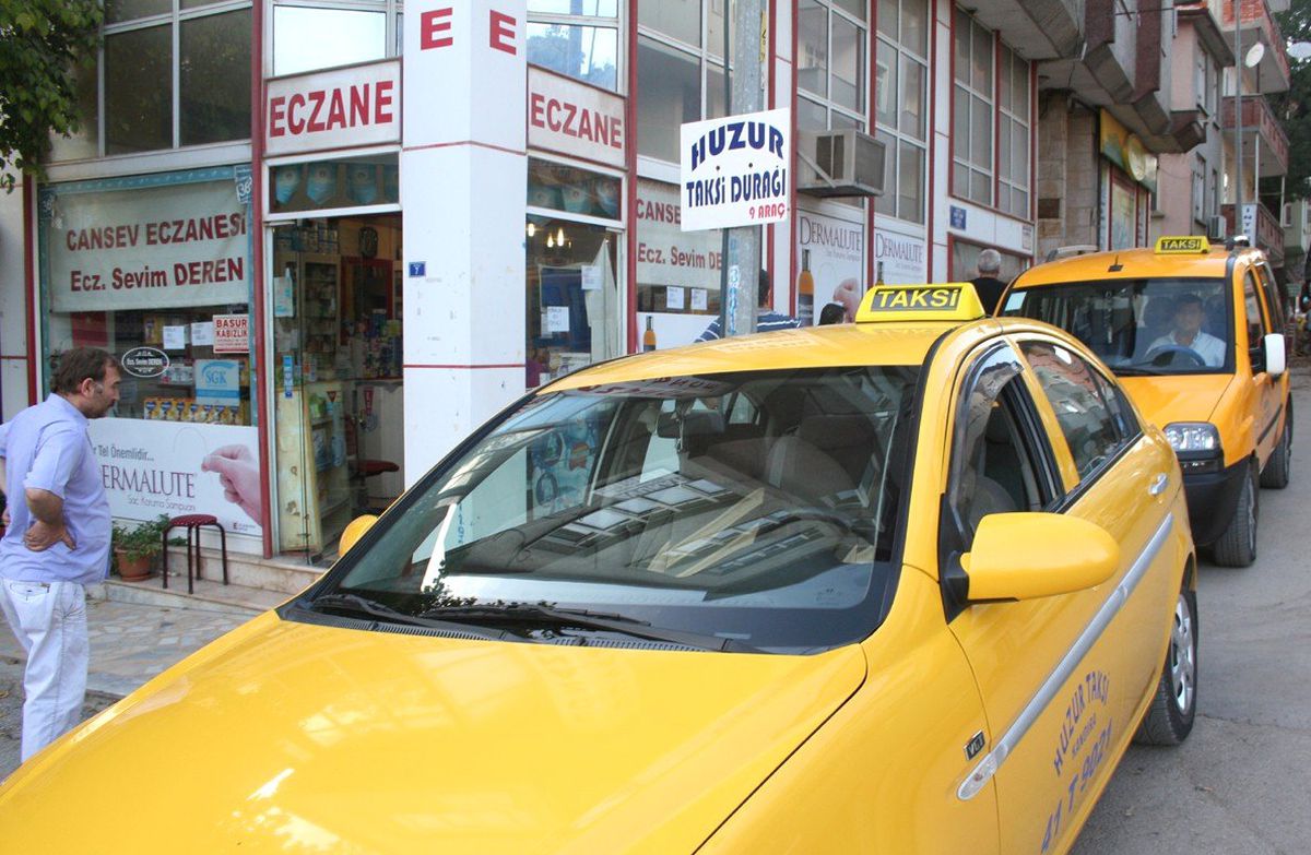 Kocaeli\'de Müşteri Olarak Bindiği Taksiyi Çaldı