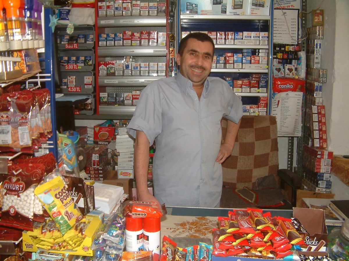 Köyün Tek Bakkalı