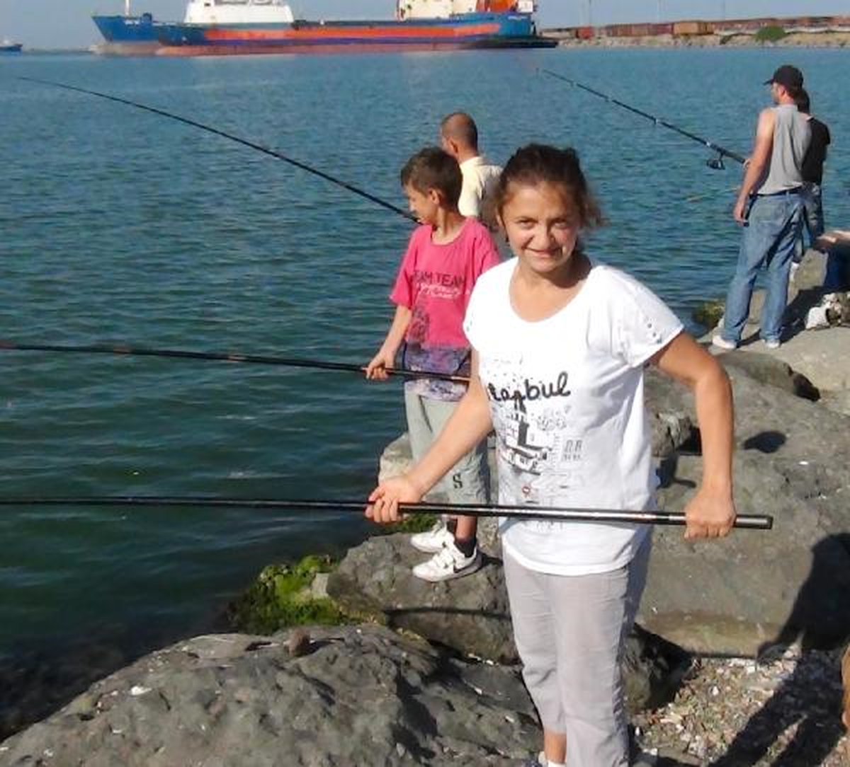 Oltasını Eline Alan Sahile Koştu
