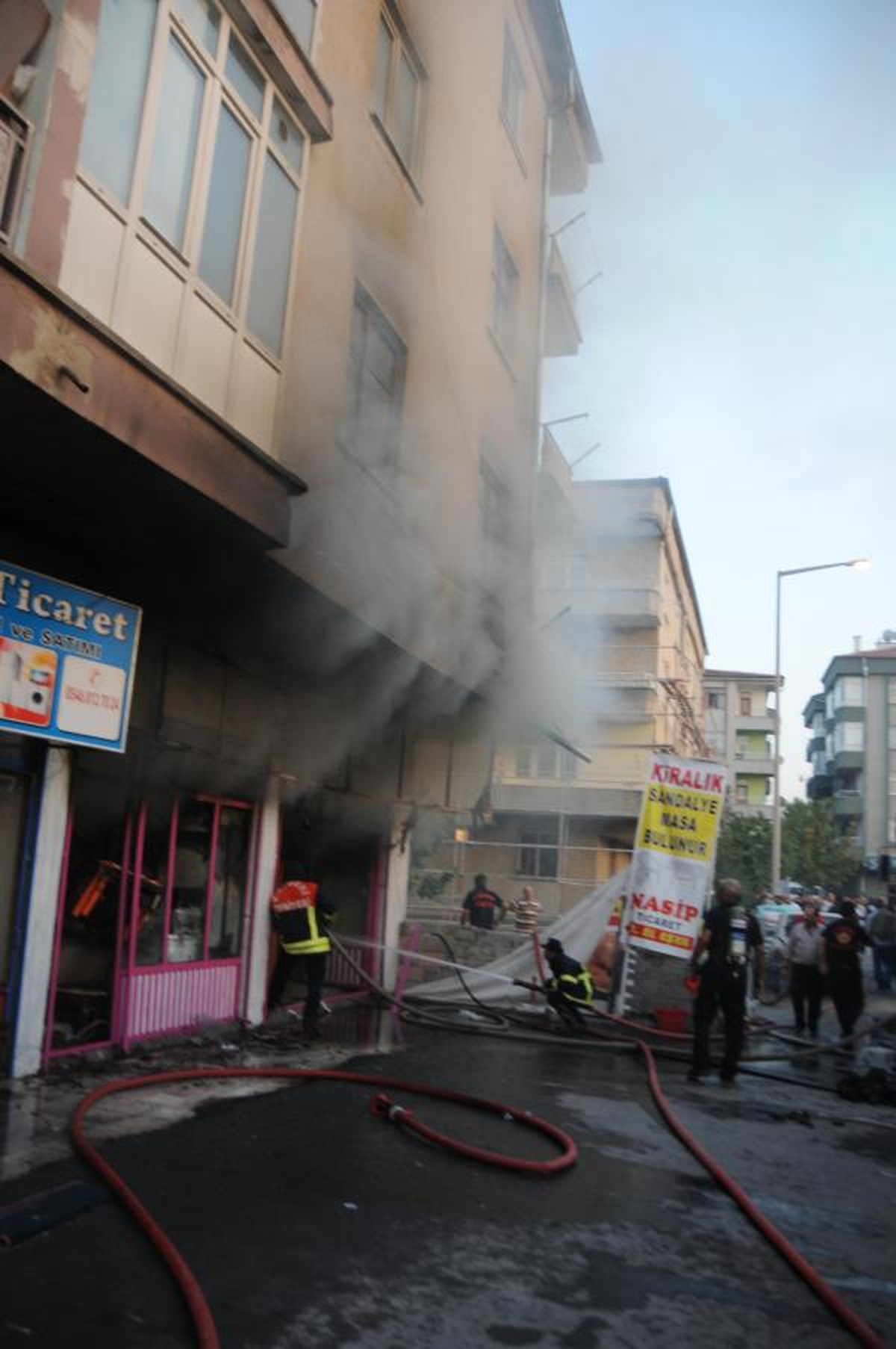 Kutlama Araçları Yangında Görev Yaptı