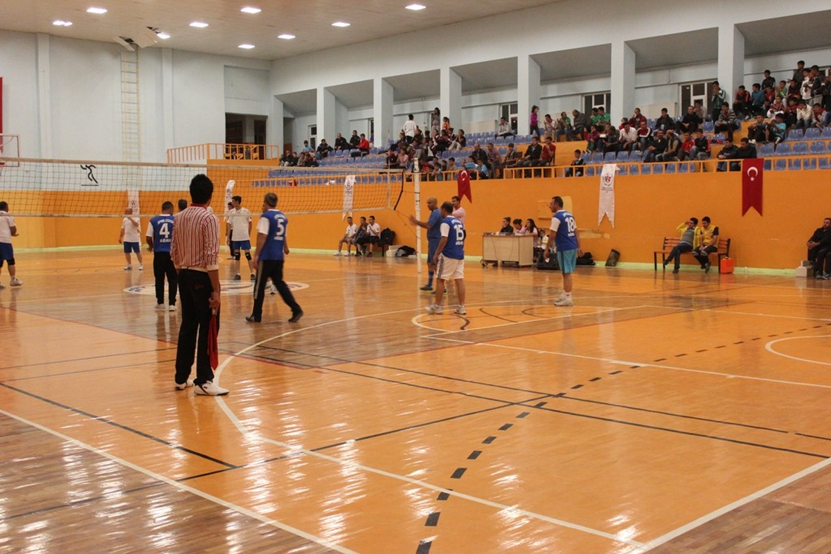Ağrı\'da Kurumlar Arası Voleybol Turnuvası