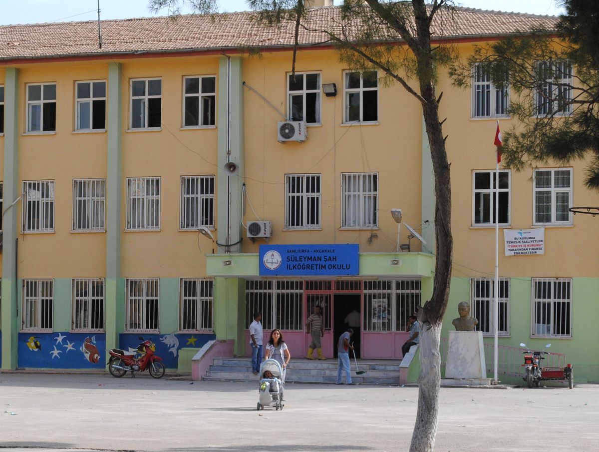 Akçakale\'de Okullara Savaş Tatili