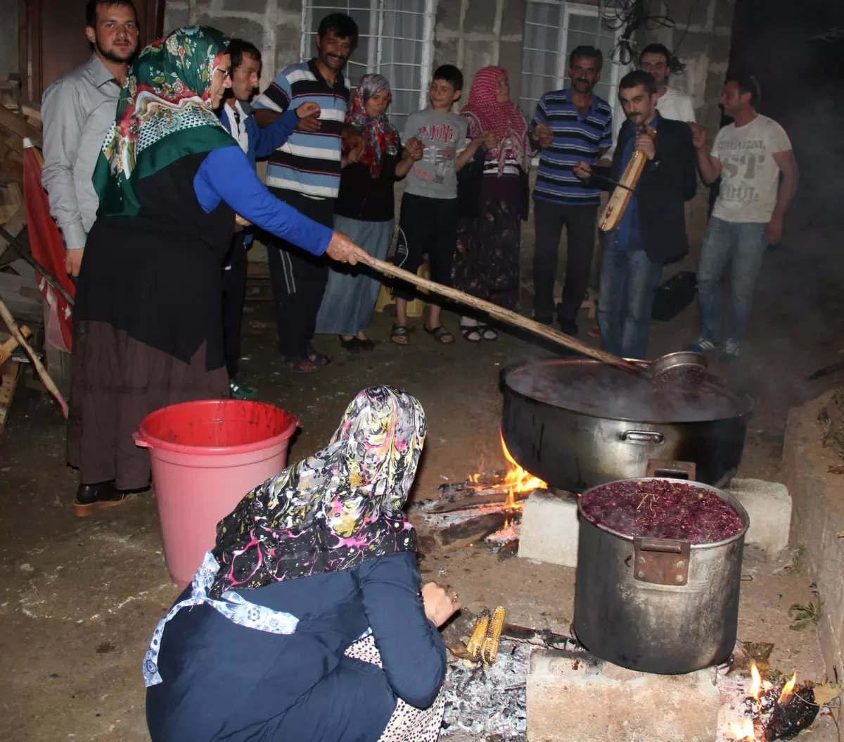 Asırlık Pekmez Kültürü Yaşatılıyor