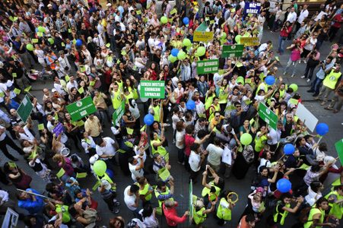 Biz Buradayız,' Diyen Beyoğlu'na Koştu