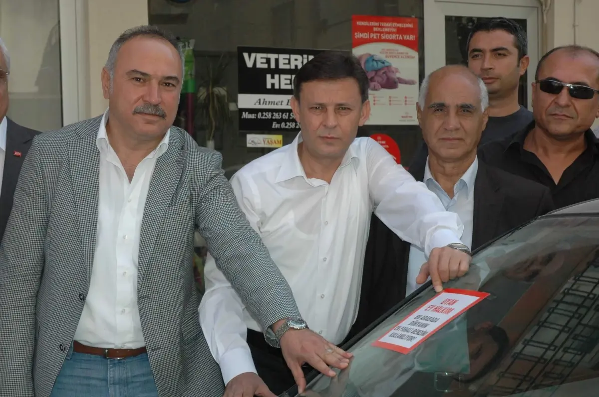 CHP'den İlginç 'Benzin Zammı' Protestosu