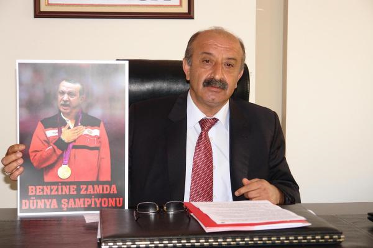 CHP\'den Posterli Zam Tepkisi