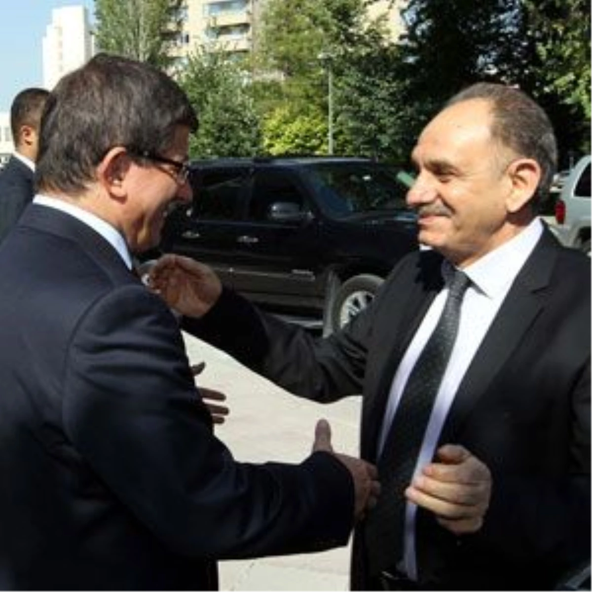 Davutoğlu, Irak Meclis Başkanı Nuceyfi ve Maliye Bakanı İsavi ile Görüştü