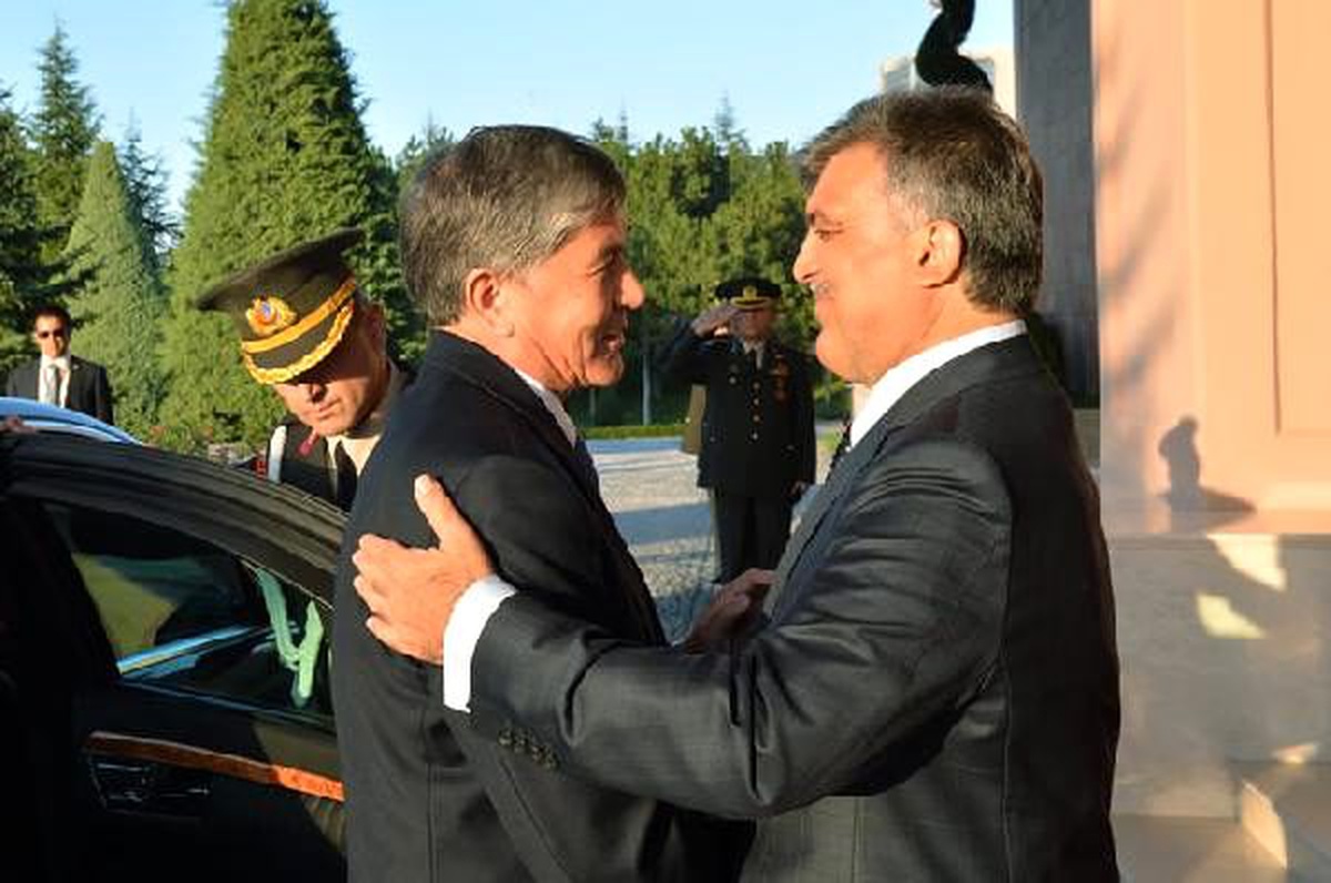 Gül, Kırgızistan Cumhurbaşkanı Atambayev ile Bir Araya Geldi