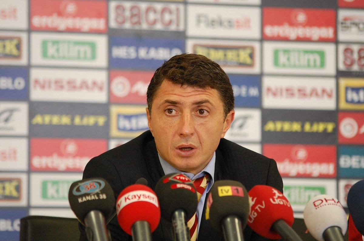 Kayserispor Teknik Direktörü Arveladze, İstifa Etti