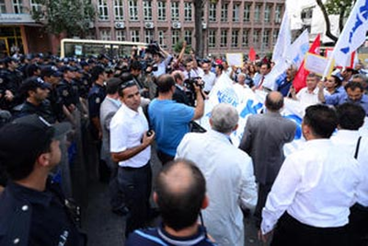 Kesk\'ten "Zam" Protestosu