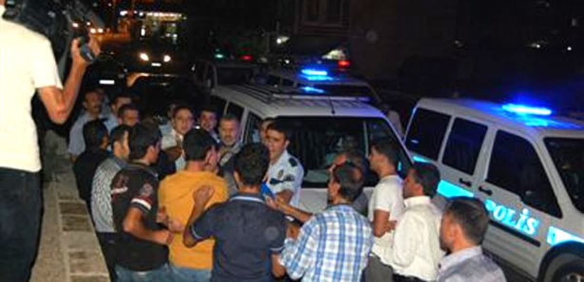 Komşuların Televizyon Kavgası: 8 Yaralı