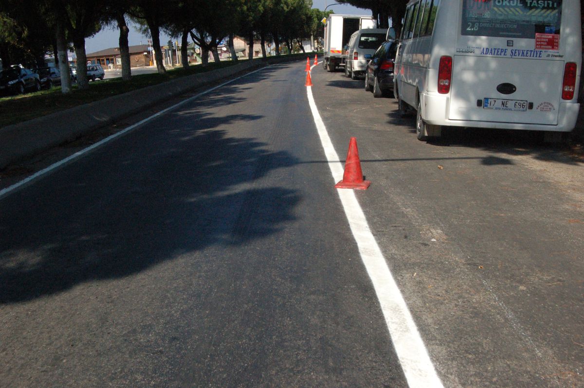 Lapseki Yollarına Çizgi