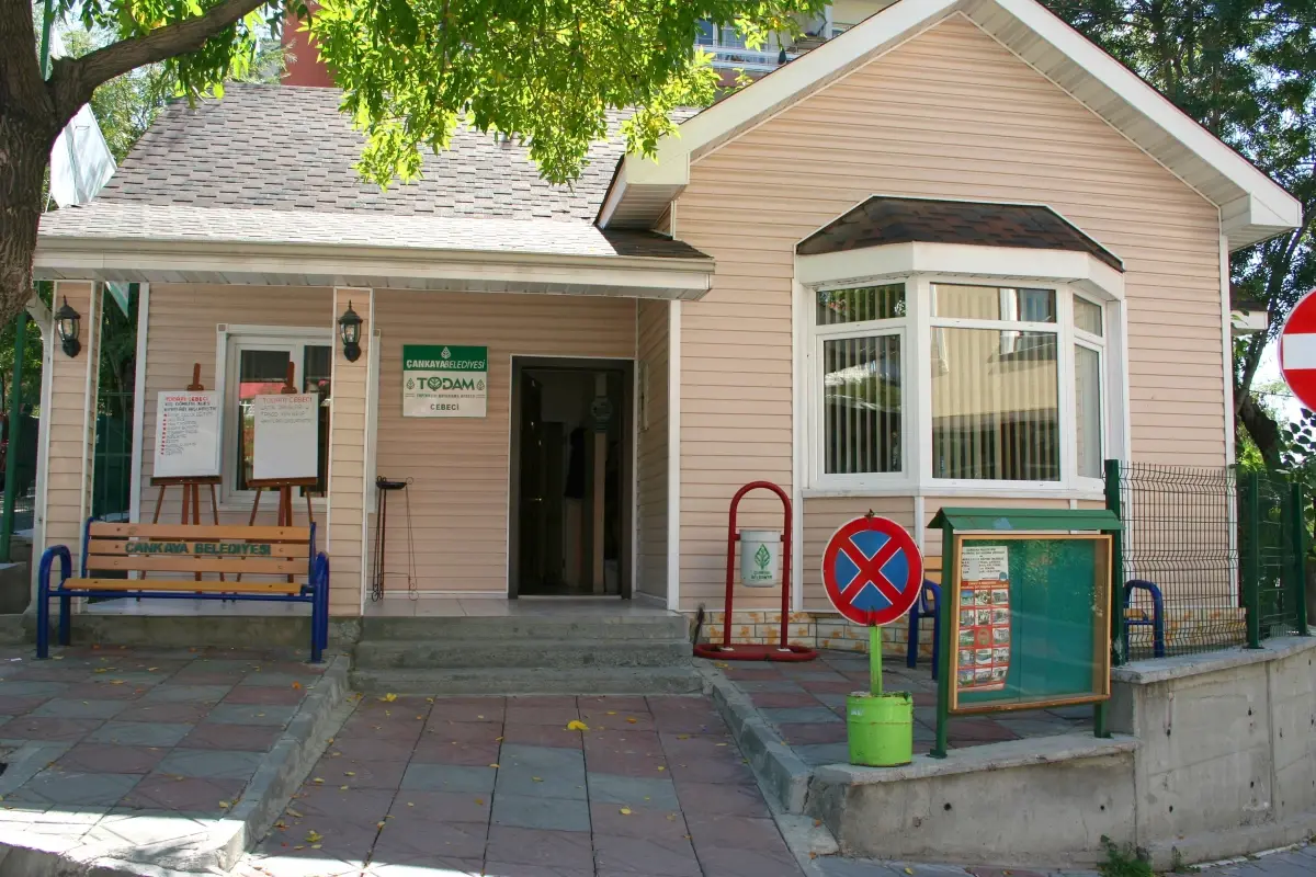 Sosyal Hizmet Uzmanları Çankaya\'da Vatandaşların Sorunlarını Dinliyor