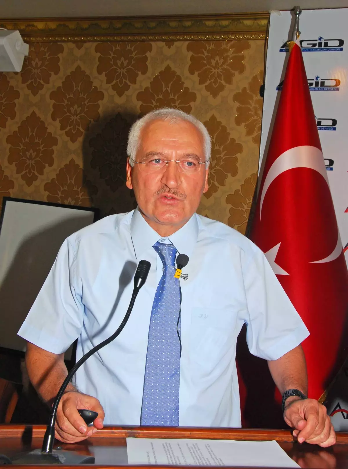 Ağrı\'da Yol Çaşmalarından Dolayı Elektirk Kesintisi Yaşanıyor