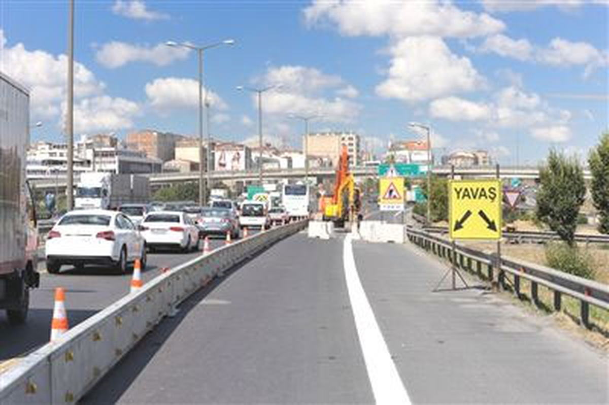 TEM Otoyolu Trafiğe Kapandı
