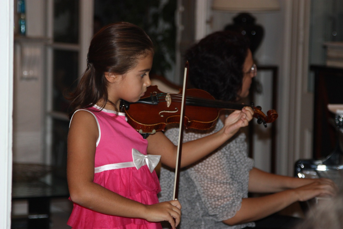Urla Müzik Akademisi 4. Yılında Keman Üstadı Mıncho Minchev\'i Ağırladı