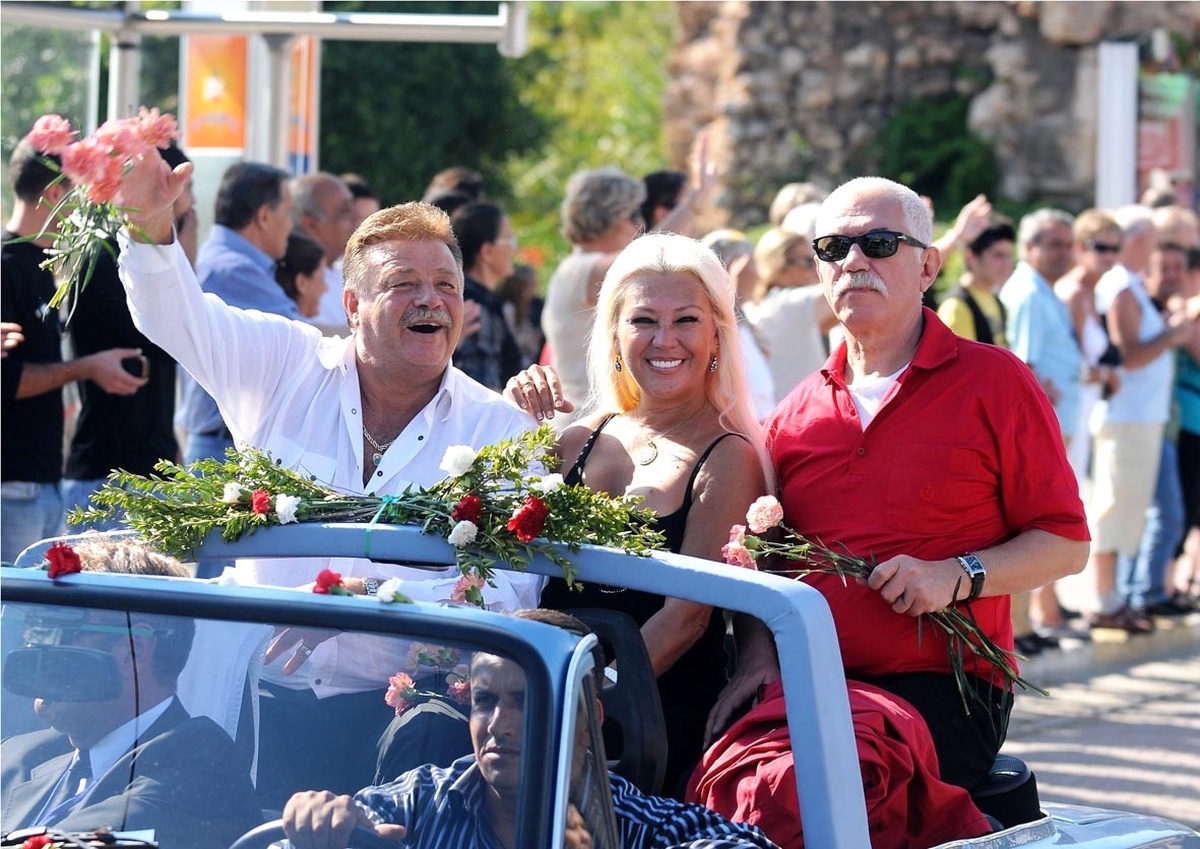 Altın Portakal\'da Sanatçı ve Halk Buluşması
