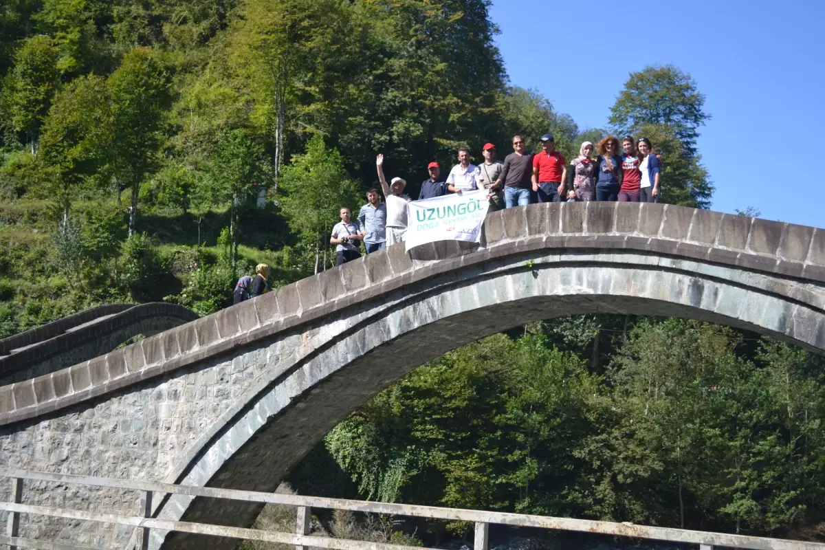 Artvin\'deki Mençuna Şelalesi Eşsiz Doğasıyla Büyülüyor