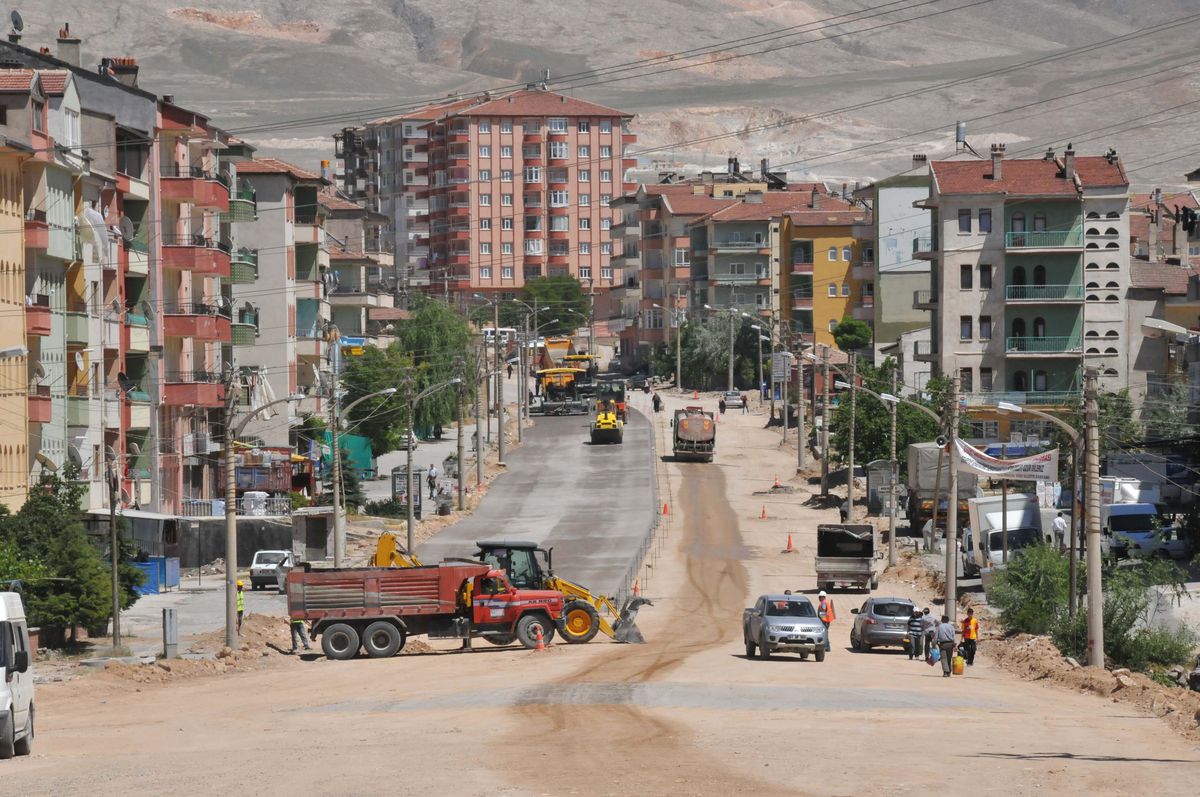Ata Sanayi Yolu Asfaltlanıyor