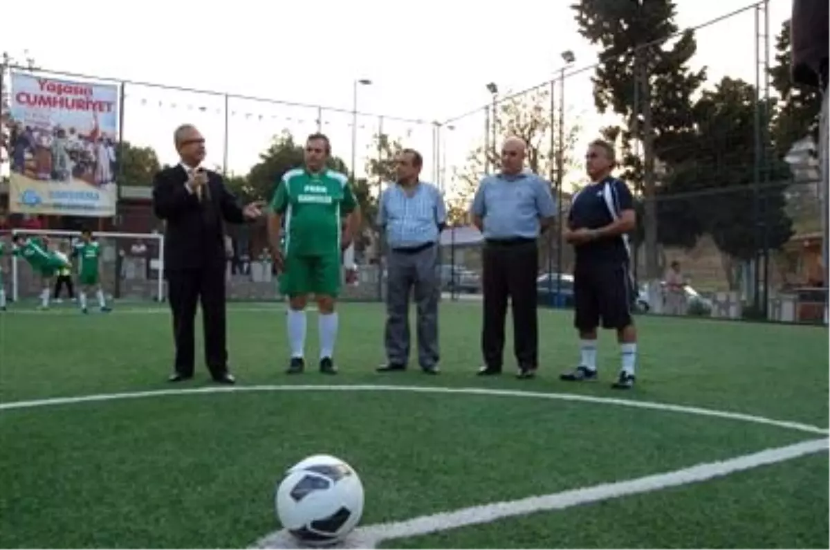 Bandırma Belediyesi Birimler Arası Halı Saha Futbol Turnuvası Başladı