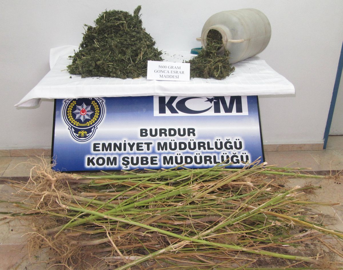 Burdur\'da 5 Bin 640 Gram Esrar Ele Geçirildi