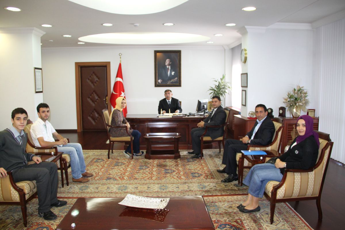 Düzce Kent Konseyi Gençlik Meclisinden Vali\'ye Ziyaret