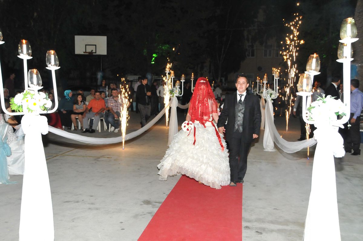 Fethiye DP Gençlik Kolları Başkanının Düğününde Oryantal Şov