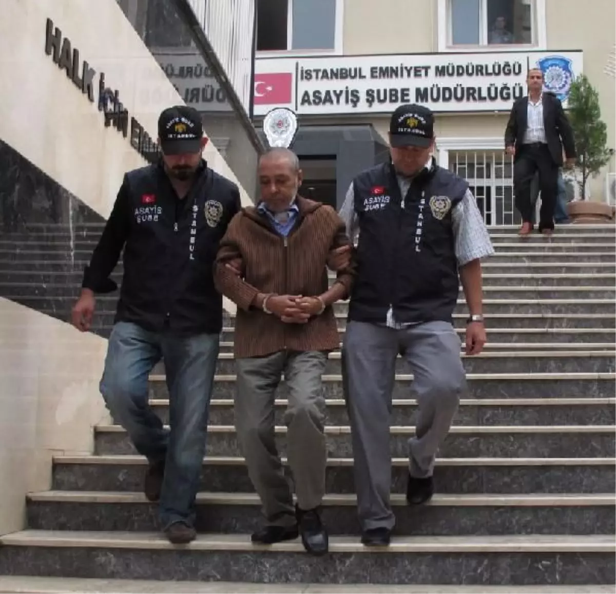 İşadamı Enver Erdoğan Adliyeye Sevk Edildi