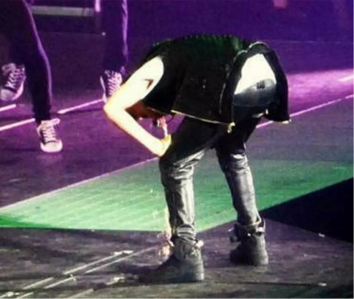 Justın Bıeber Binlerce Hayranı Önünde Kustu