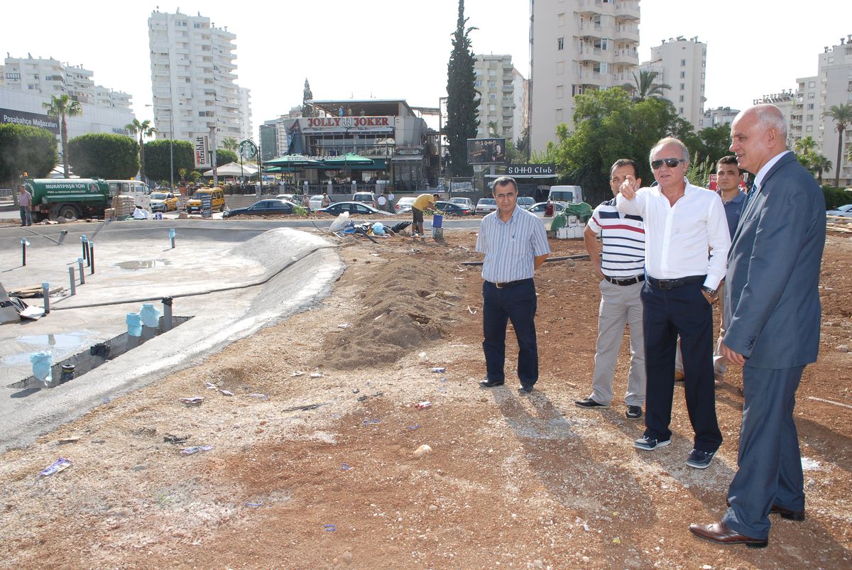 Muratpaşa\'da Düzenleme Çalışmaları Devam Ediyor