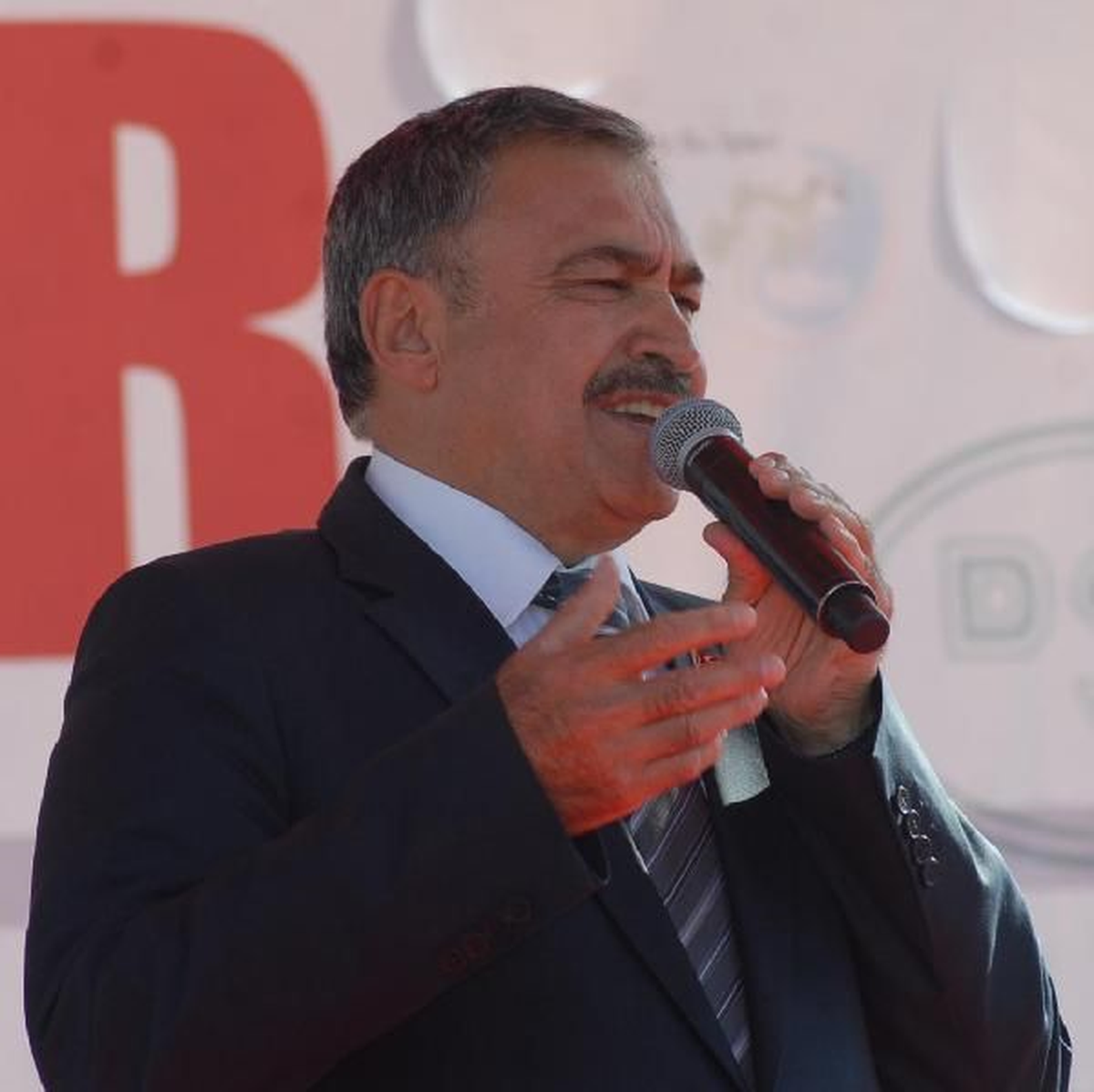 Orman ve Su İşleri Bakanı Veysel Eroğlu, "Türkiye\'de Maalesef Dere Yatağının Üzerini Kapatarak,...