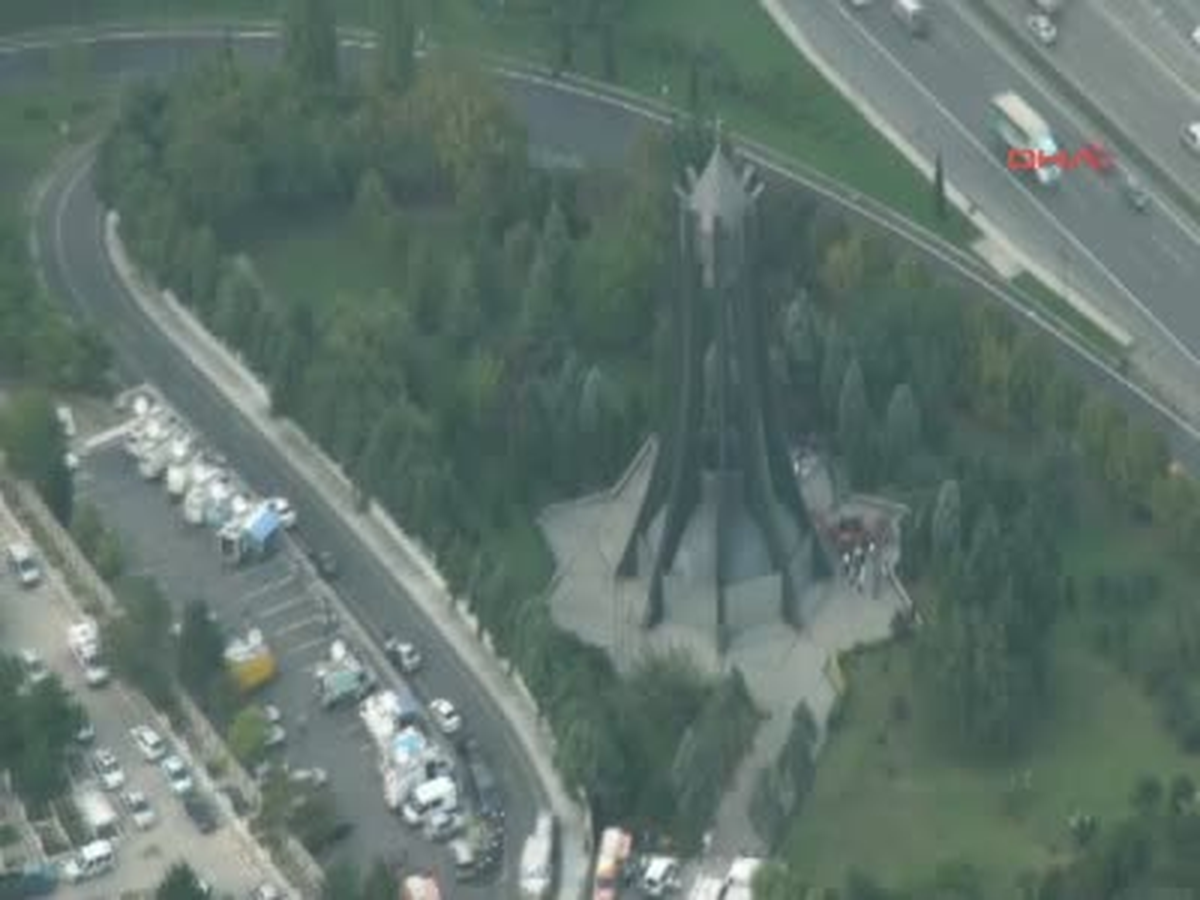 Özal'ın Mezarı Açıldı