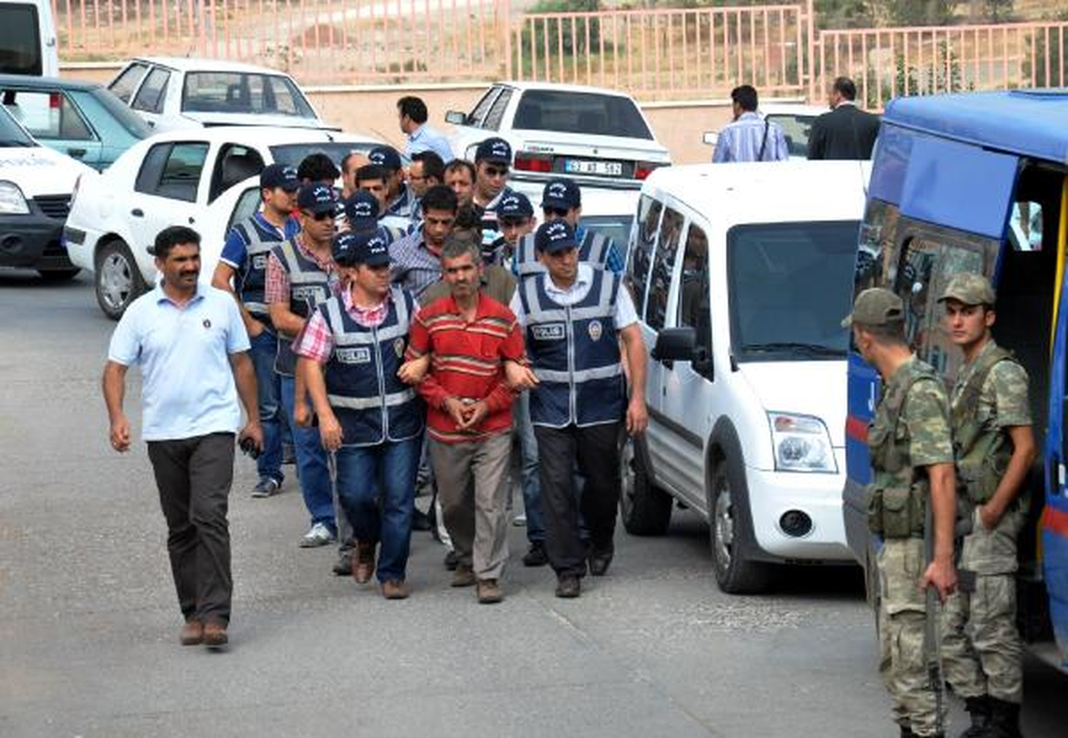 Şafak Vakti 200 Polisle Operasyon: Aranan 8 Şüpheli Yakalandı
