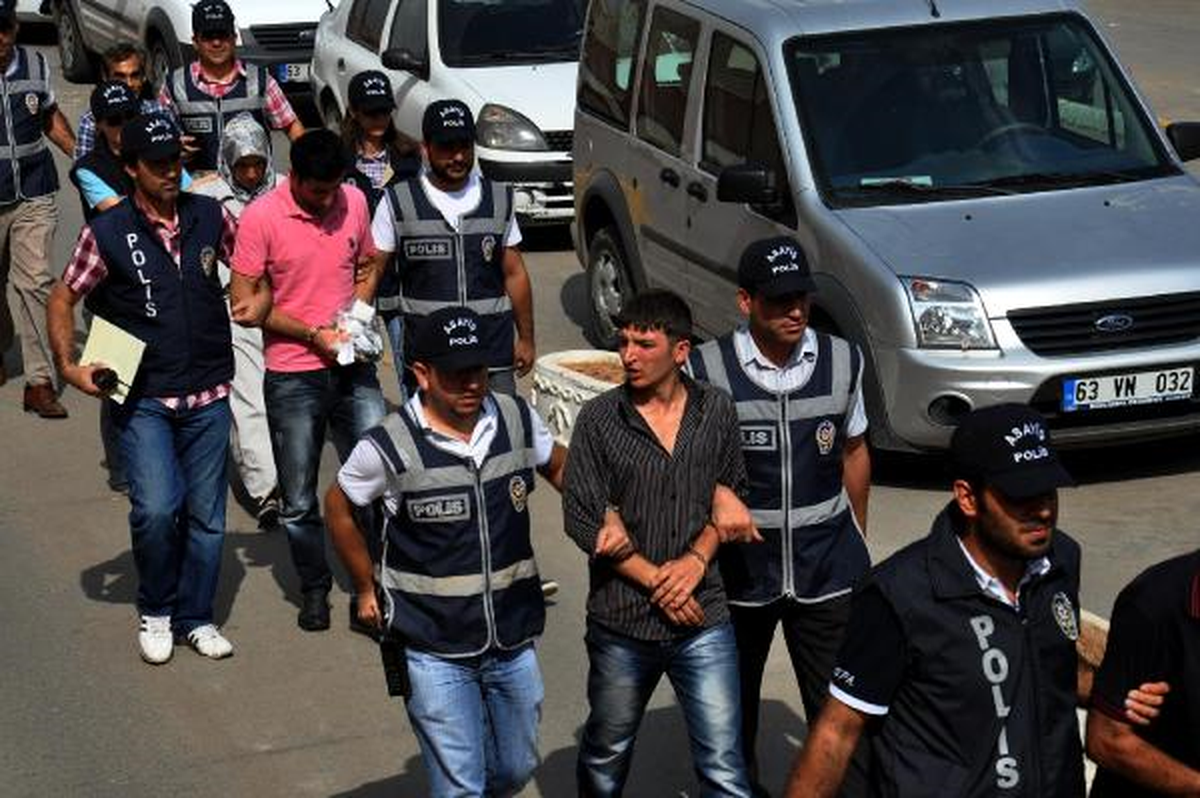 \'Savcı-Polis\' Yalanı ile 100 Bin Lira Dolandıran 5 Şüpheli Yakalandı