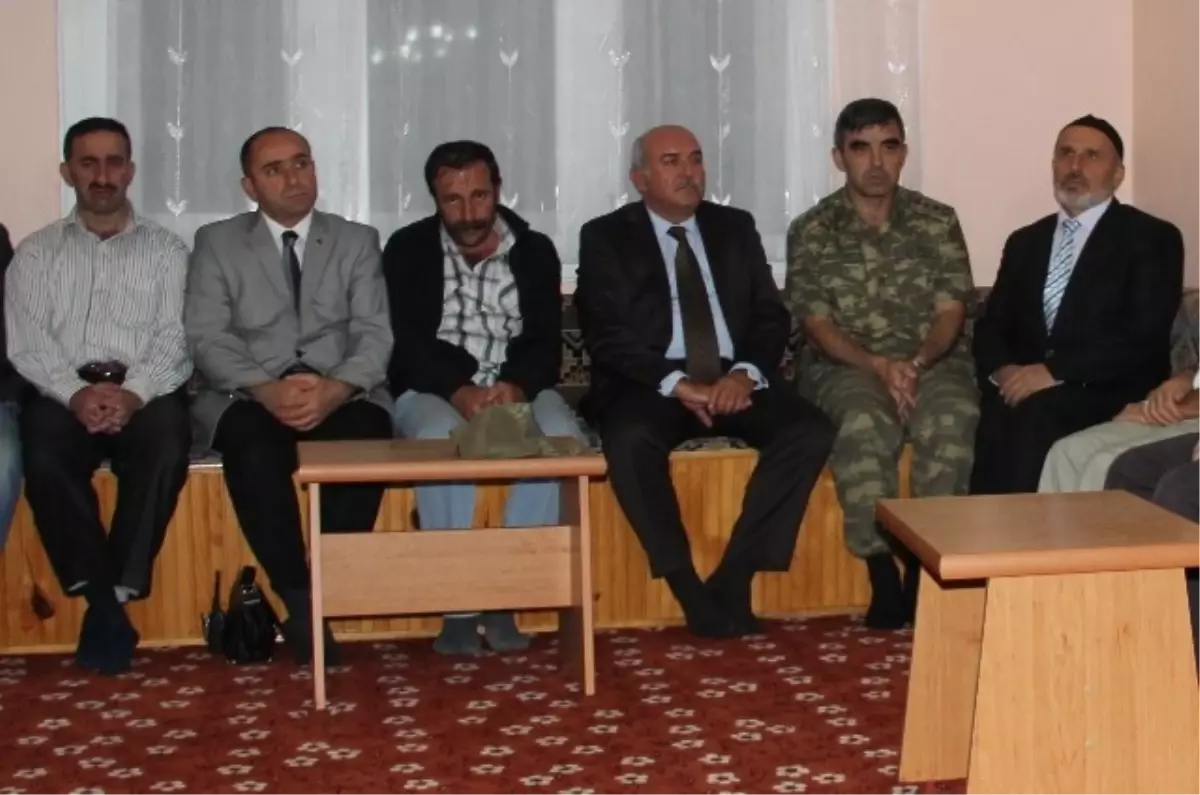 Vali Hasan İpek Türkoğlu Ailesine Taziye Ziyaretinde Bulundu