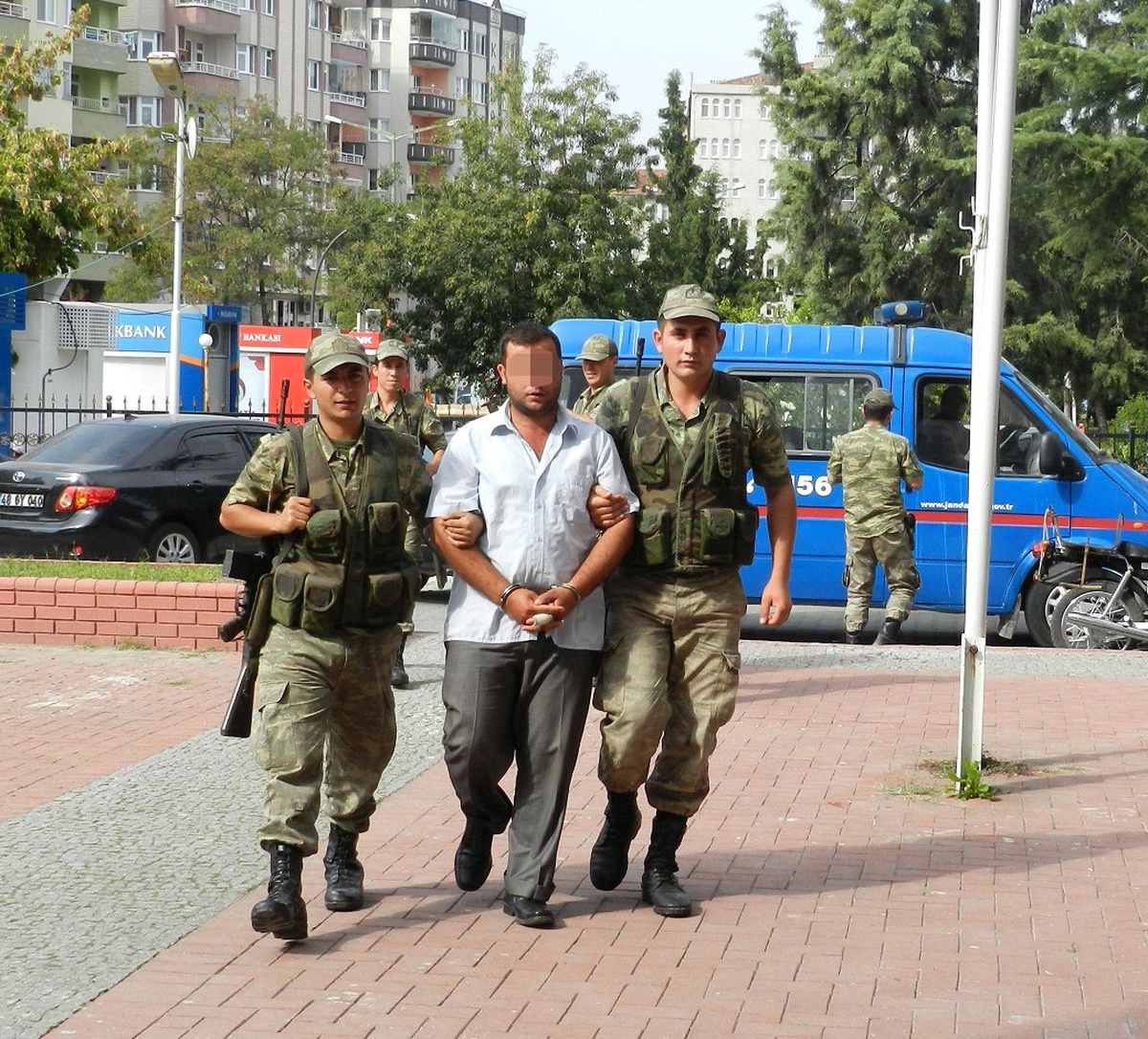 8 Kilo Esrarla Yakalanan Şahıs Tutuklandı