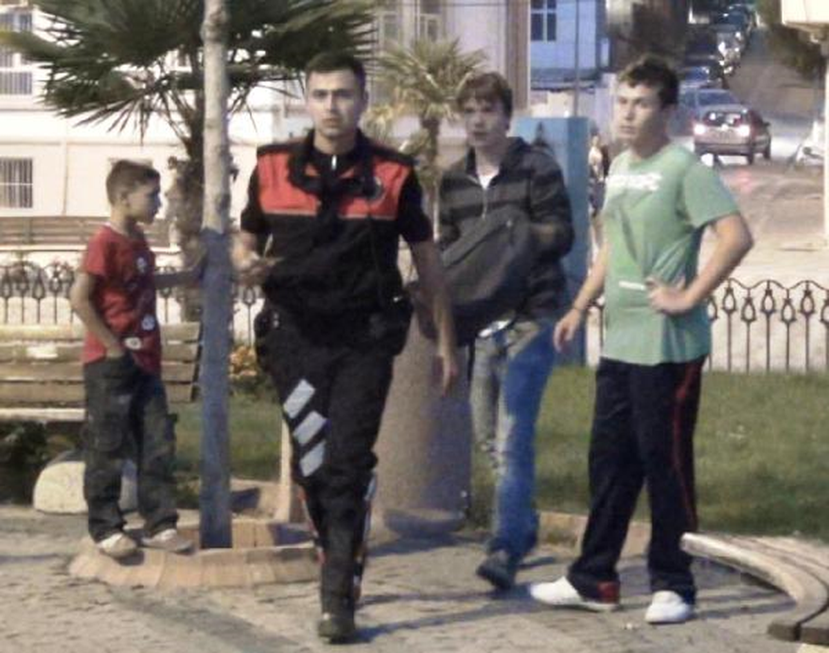Alman Öğrencinin Unuttuğu Çanta Paniğe Neden Oldu