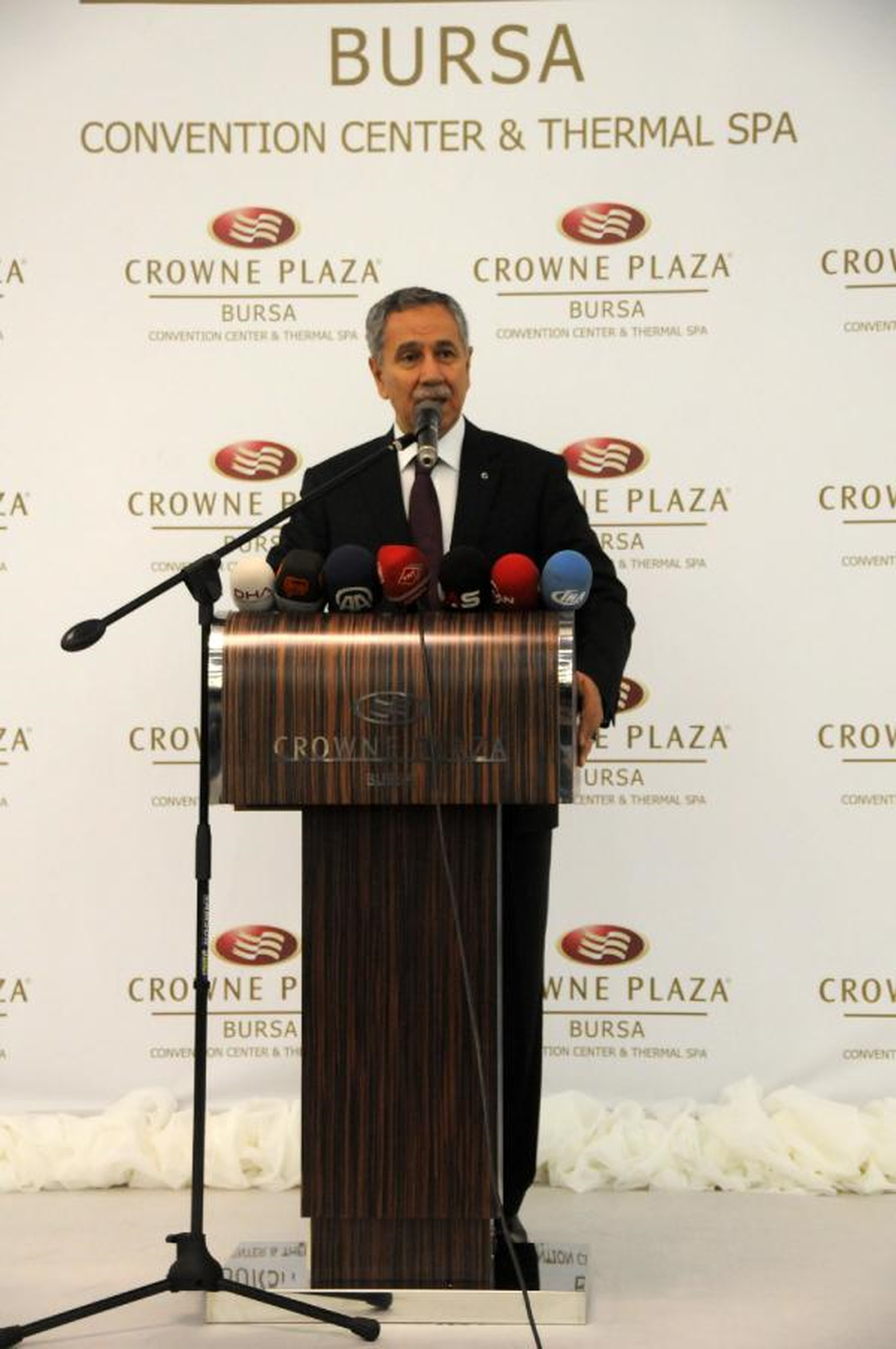 Arınç: 3- 5 Defa Bağırırsınız, Pankart Açarsınız, Ondan Sonra Çekip Gidersiniz (3)