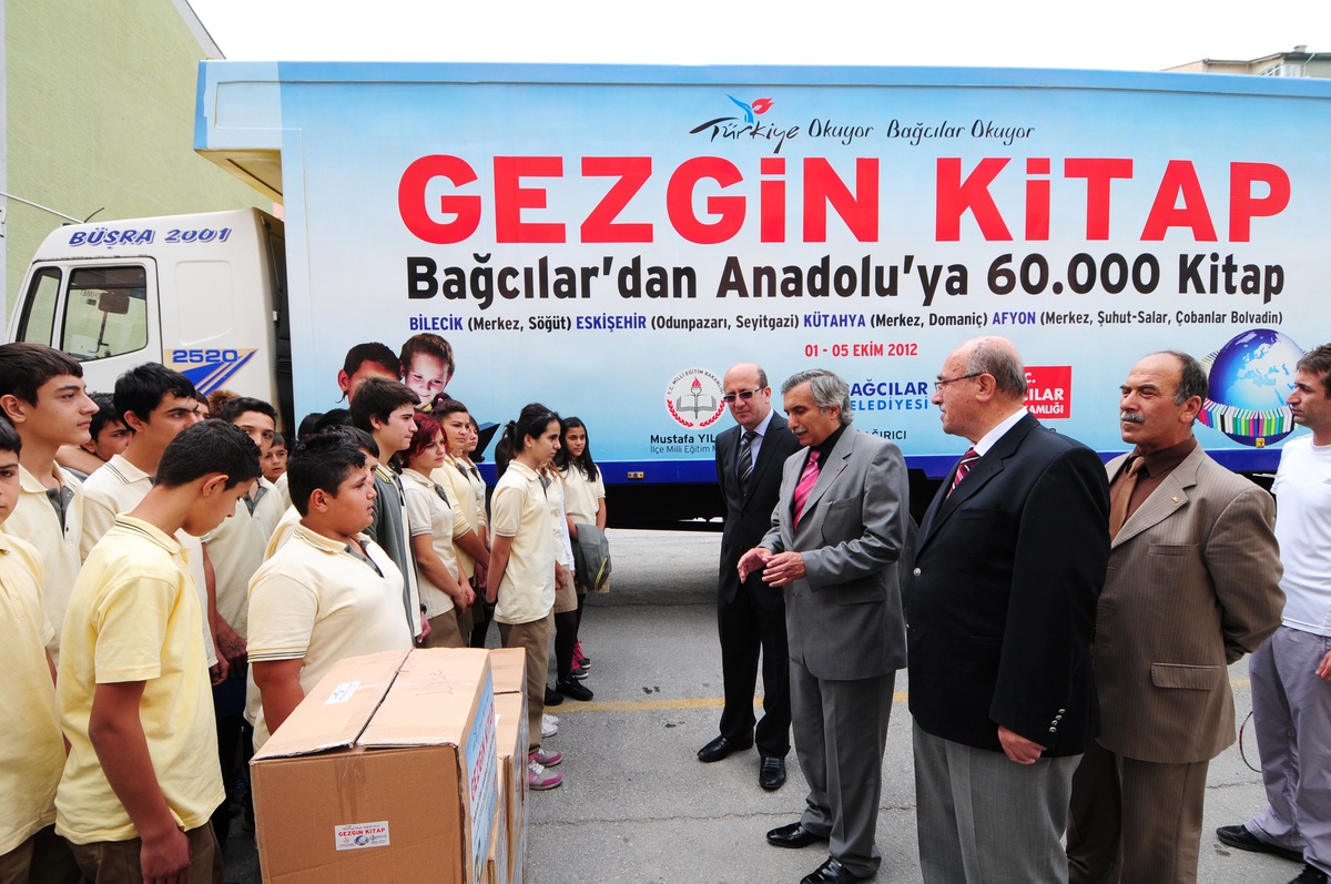 Bağcılar Belediyesi\'nden Kütahyalı Öğrencilere Kitap