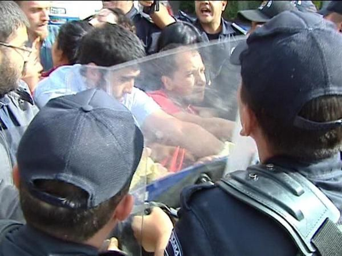 Başbakanı Protesto Gösterisinde Öğrenciler Gözaltına Alındı