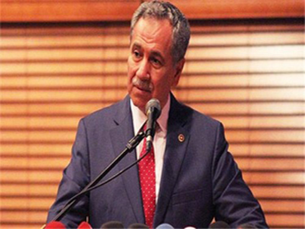 "1982 Anayasası\'nın Dili Türkçe Değil"