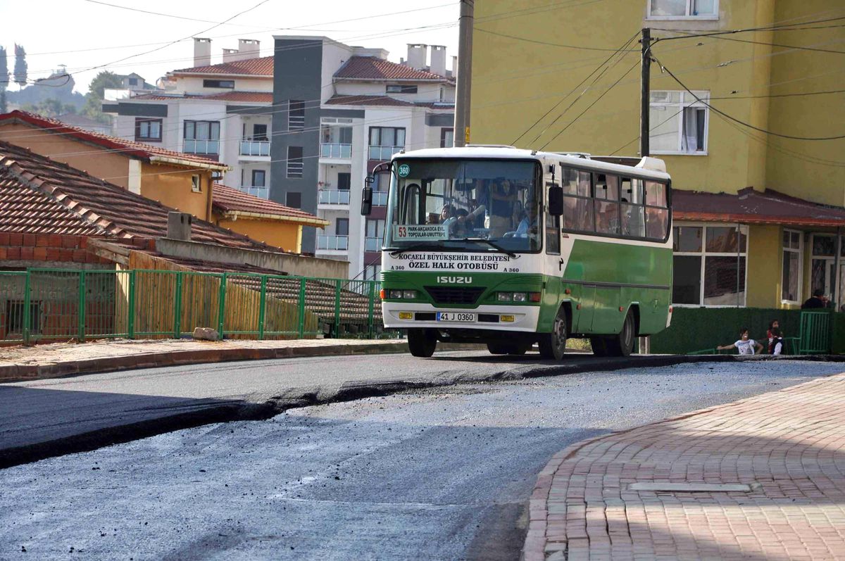 Büyükşehir Yol Bakım Çalışmalarını Sürdürüyor