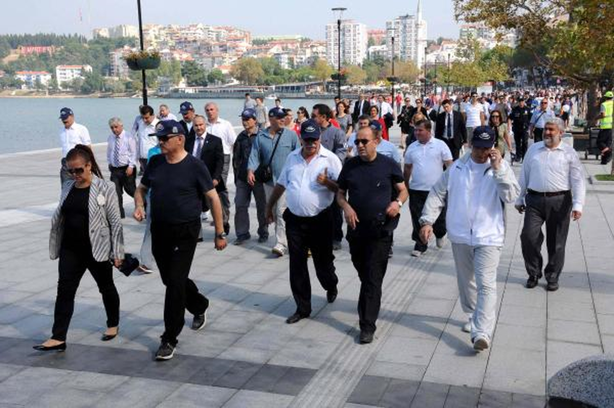 \'Çanakkale Geçilmez Yürüyüşten Vazgeçilmez\'